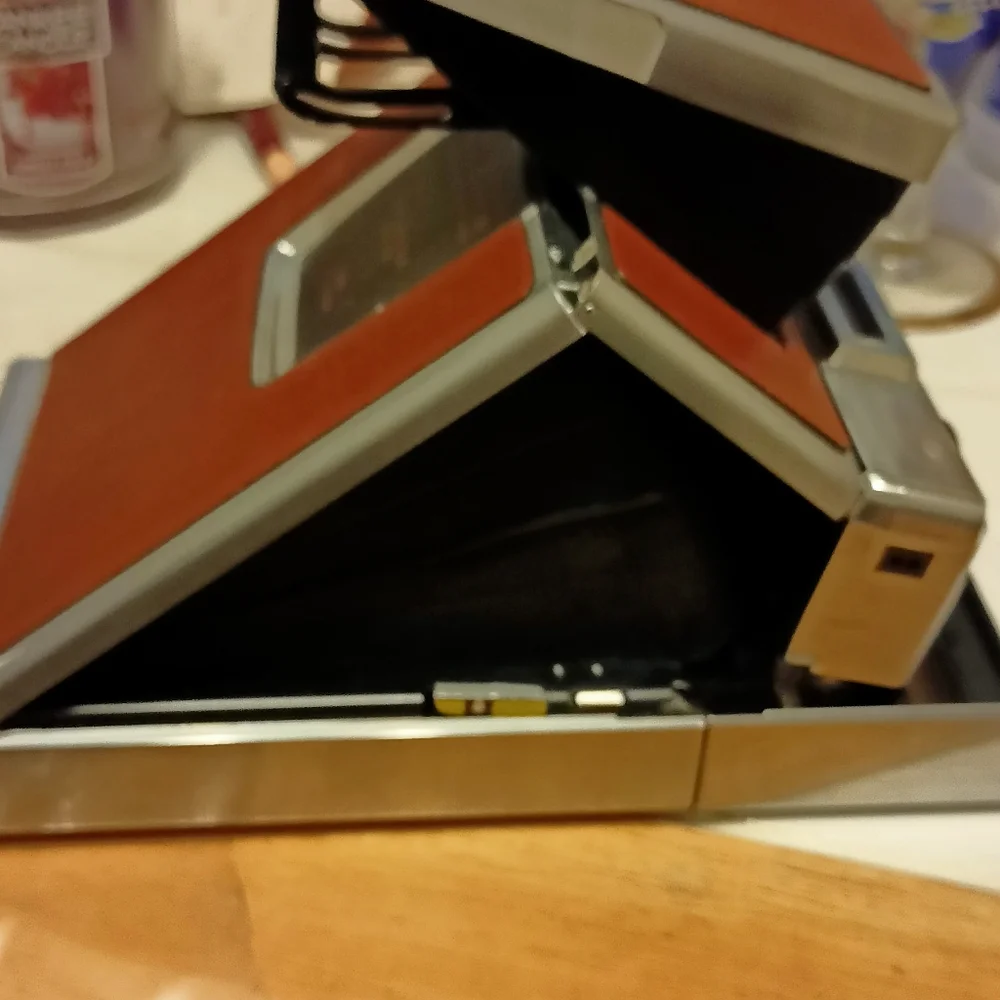 Poloroid sx 70 vintage land camera